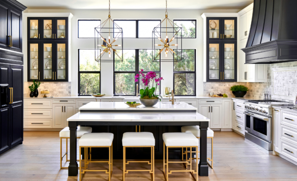 Penerangan bawah kabinet untuk menciptakan suasana yang indah